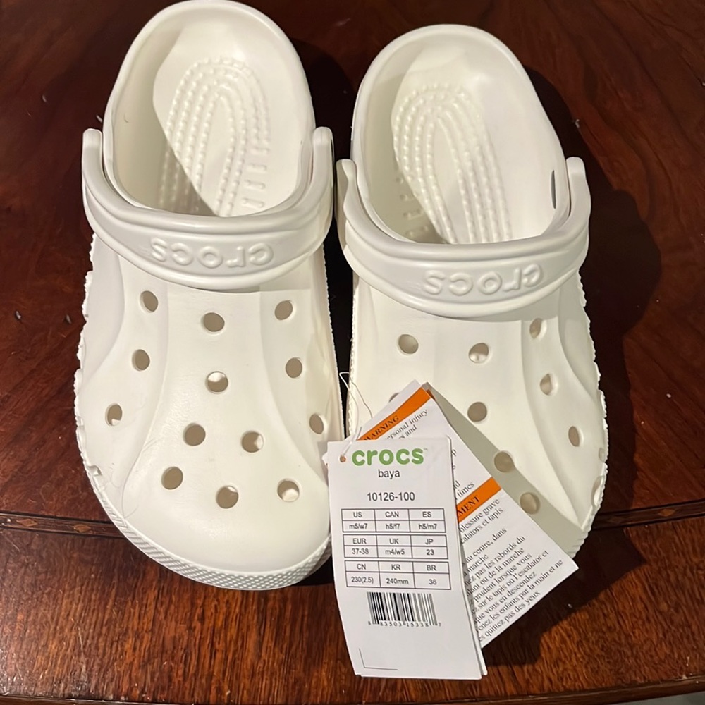 Womens Sz 7 Crocs. New with tags!